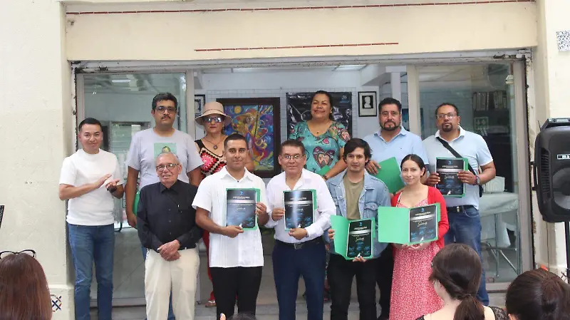 Los artistas se tomaron la tradicional foto del recuerdo.